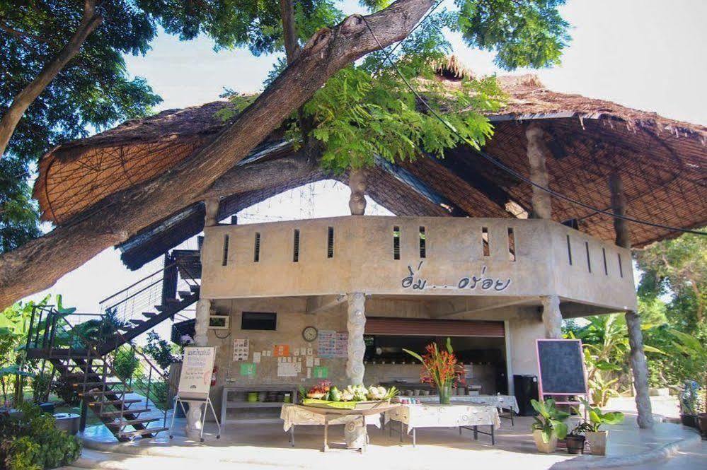 Hotel Naidee Sculptured Huts HHQ Exterior foto